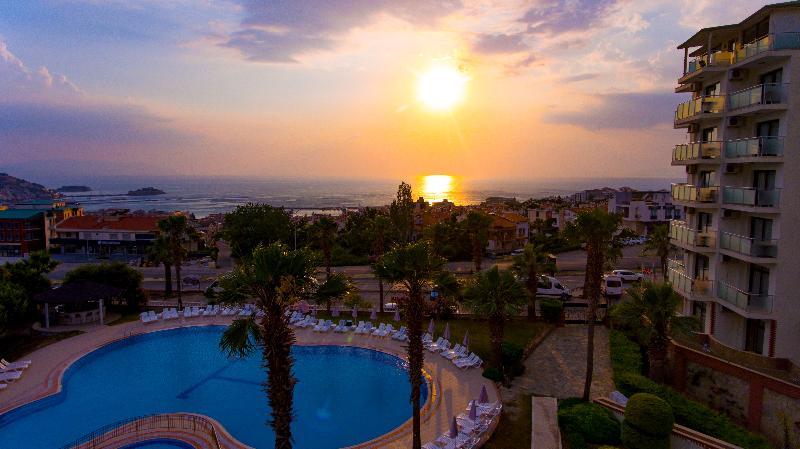 Odelia Resort Hotel Кушадасъ Екстериор снимка